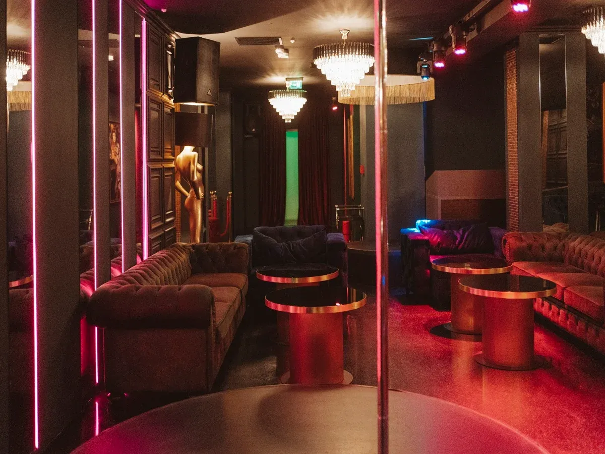 Premium Gentleman’s Club with Open Bar  