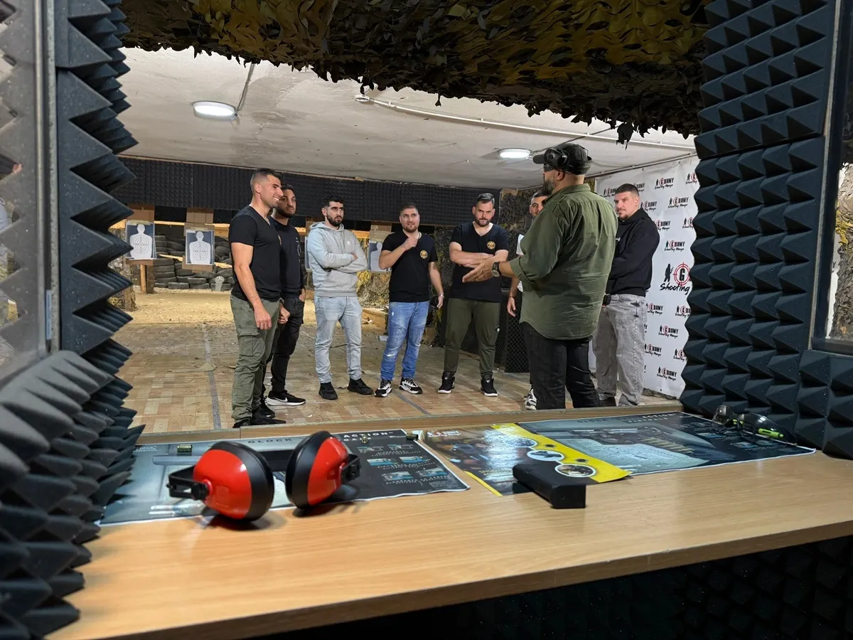 Indoor Shooting 30 Bullets  